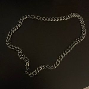 Mens silver “Cuban link”